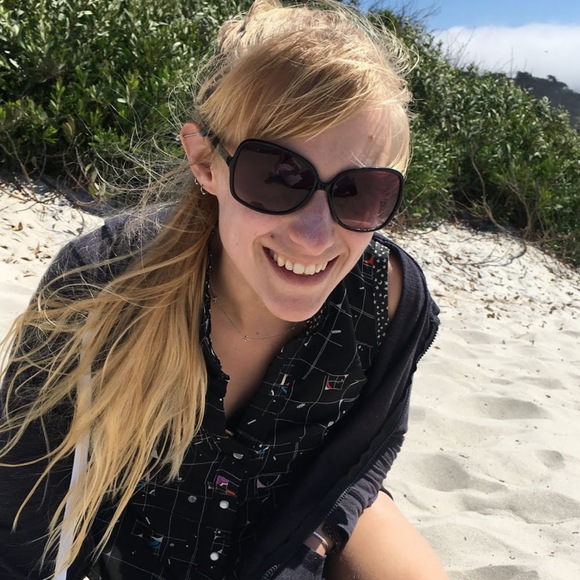 Meet your Posher, Jeannette - Picture 1 of 1